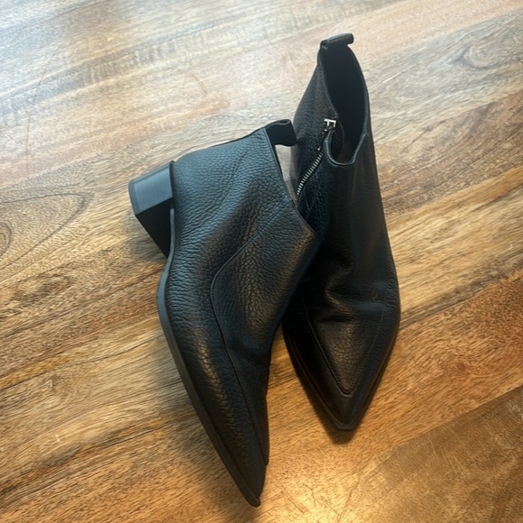 Everlane side zip ankle booties - Picture 2 of 5